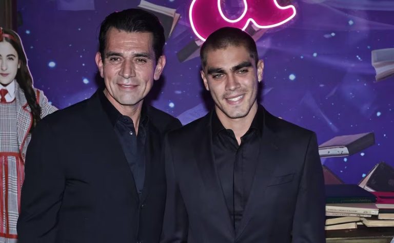 El hijo de Jorge Salinas que heredó su galanura y roba miradas en redes