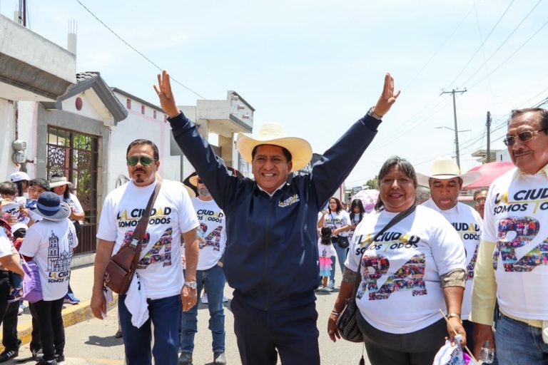 “A ver si no le da frío”: Armenta reacciona a aspiración de Raymundo Atanacio por la alcaldía de Puebla