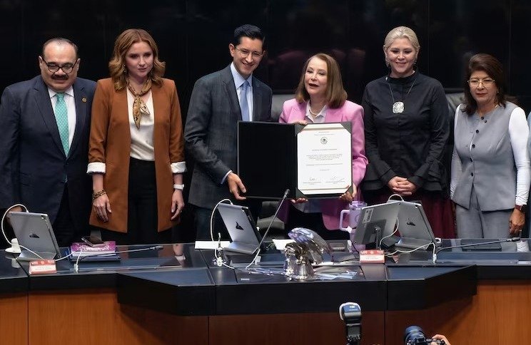 Senado ratifica a Roberto Velasco como canciller tras comparecencia