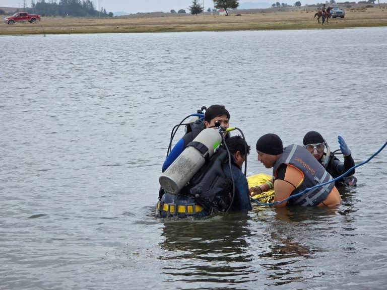 Con operativo coordinado, autoridades estatales encuentran a persona extraviada en laguna de Chignahuapan