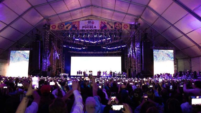 Conciertos de la Feria de Puebla registran sobrecupo de hasta 20 mil personas