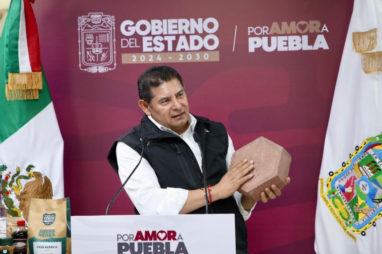 Armenta asegura recibir hasta 10 denuncias diarias por presuntos actos de corrupción