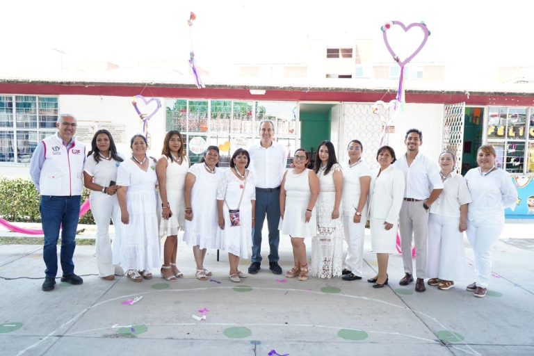 Visita Pepe Chedraui desayunador escolar en el Jardín de Niños “La Flor