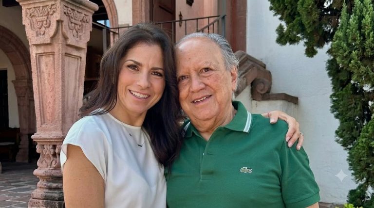 Fallece el padre de Alessandra Rosaldo; la cantante comparte emotiva despedida
