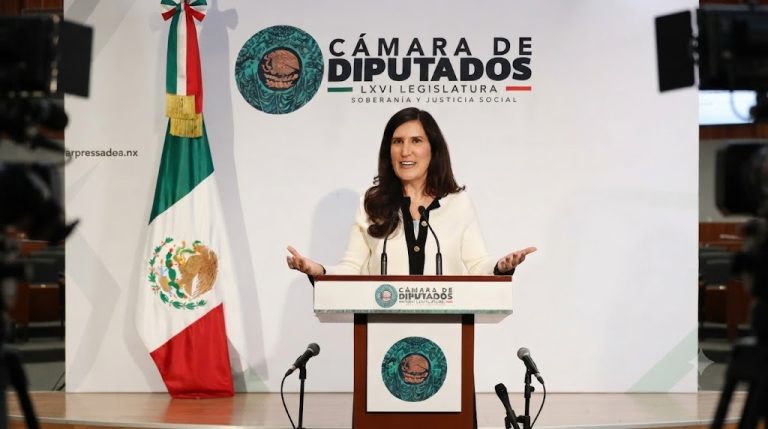 Kenia López Rabadán cuestiona si los Derechos de las Audiencias también aplicarán a “La Mañanera”