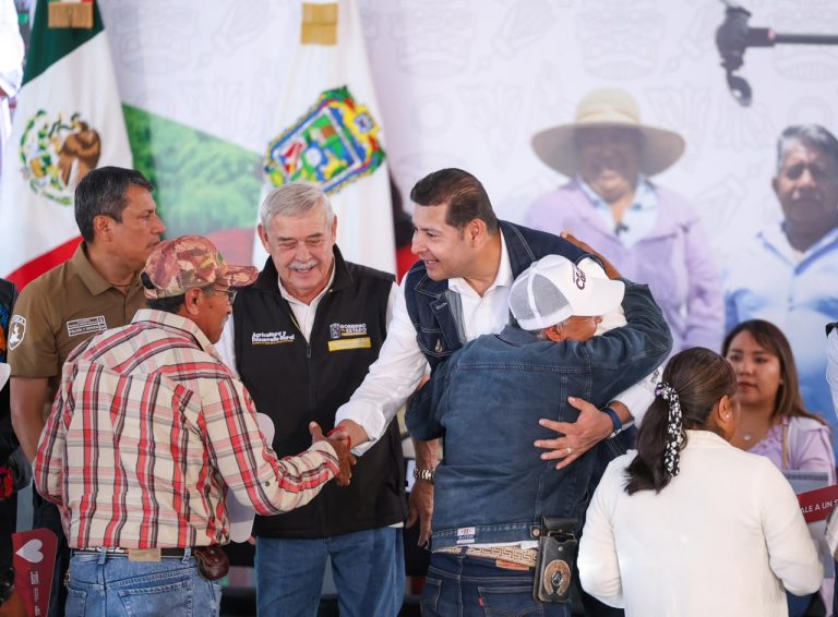 Microrregión de Cuautinchán se beneficia con apoyos al campo, infraestructura y vivienda