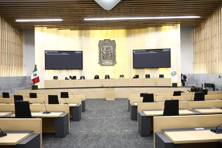 Aunque sería inconstitucional, Congreso de Puebla analizará iniciativa para exigir Licenciatura en Derecho