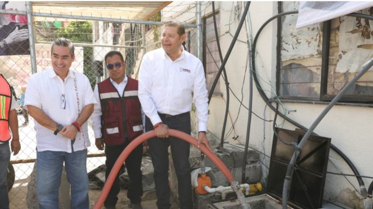 Gobierno estatal garantiza agua y calles dignas en zona metropolitana