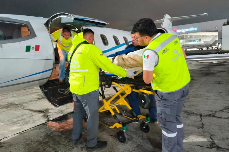 Gobierno de Puebla traslada a joven repatriado desde Estados Unidos   