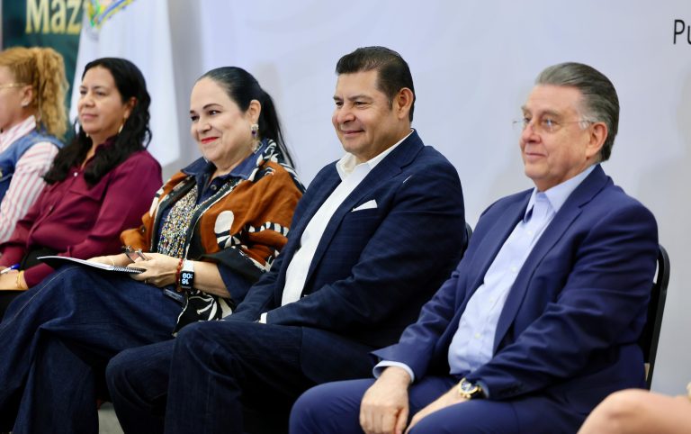“Volver a Crecer” devuelve tranquilidad y patrimonio a familias productoras de Puebla